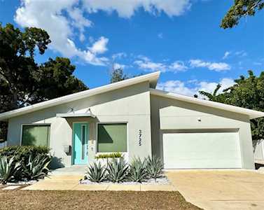 3725 21st Ave S St. Petersburg, FL 33711