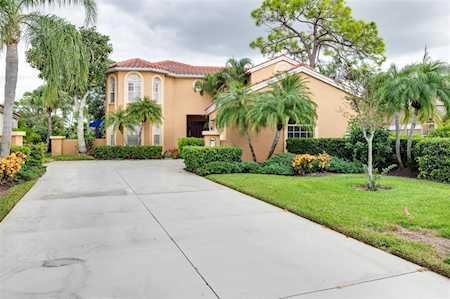 8025 Via Fiore Sarasota, FL 34238
