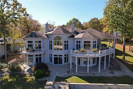 111 Casco Ct Lake Ozark, MO 65049
