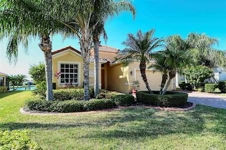 6755 41st Street CIRCLE E Sarasota, FL 34243