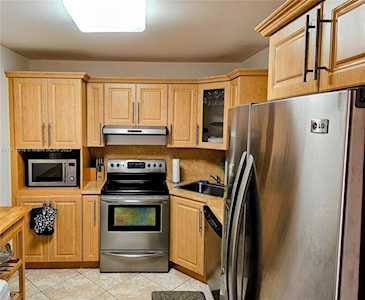 2850 Somerset Dr #214L Lauderdale Lakes, FL 33311
