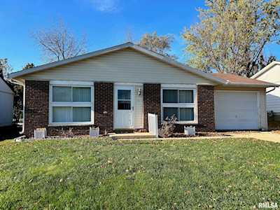 3937 W Creighton Terrace Peoria, IL 61615