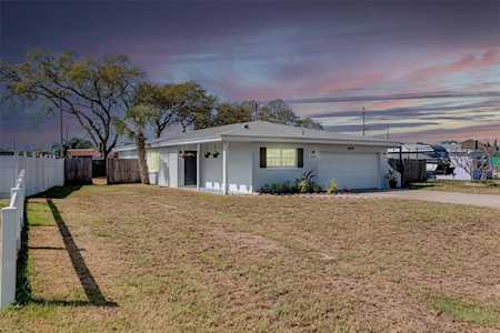 10618 Orange Blossom Ln Seminole, FL 33772