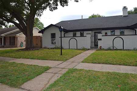 9339 Sanford Rd Houston, TX 77031