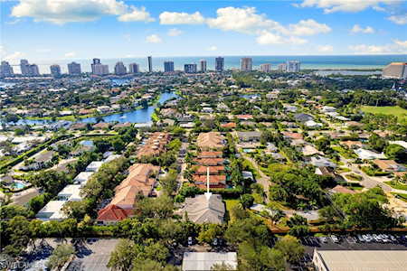 4895 West Boulevard Ct #2 Naples, FL 34103