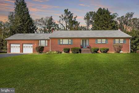 636 Montgomery Woods Dr Hockessin, DE 19707