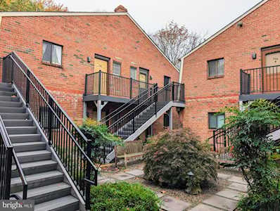 423 Meadow Woods Ln #206 Lawrenceville, NJ 08648