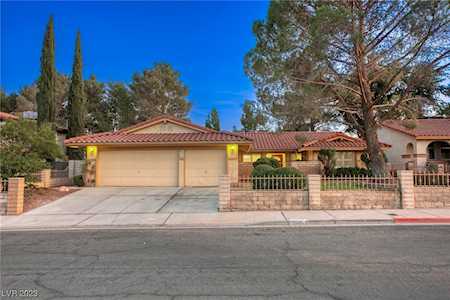 8817 Pesaro Dr Las Vegas, NV 89117
