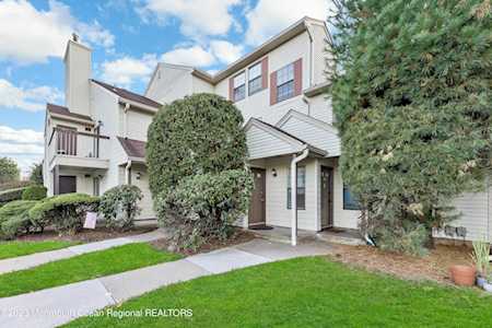 2005 Woodbridge Commons Way #2005 Iselin, NJ 08830