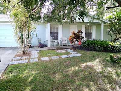 920 Kirkcaldy WAY Valrico, FL 33594