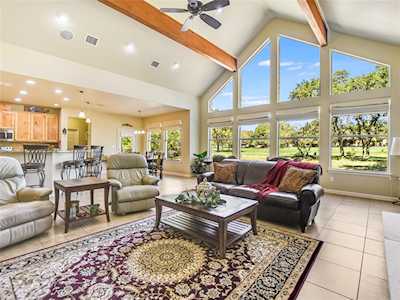 30 Stonehouse CIR Wimberley, TX 78676