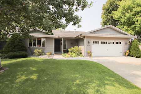 8225 Thomas Avenue N Brooklyn Park, MN 55444
