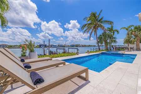 530 Harbor Dr N Indian Rocks Beach, FL 33785