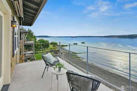 9551 South Beach Dr #3C Bainbridge Island, WA 98110