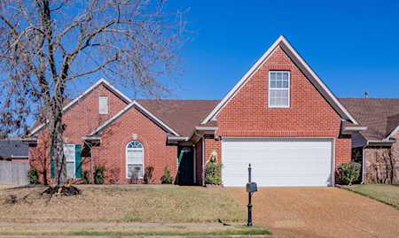 10136 Old Well Ter Memphis, TN 38016