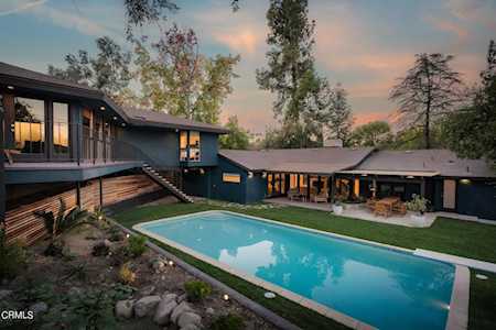 20120 Wells Dr Woodland Hills, CA 91364