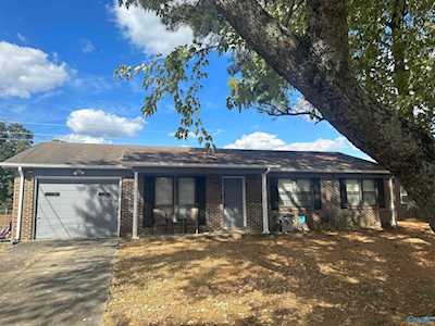 916 SW Towerview Street Decatur, AL 35601