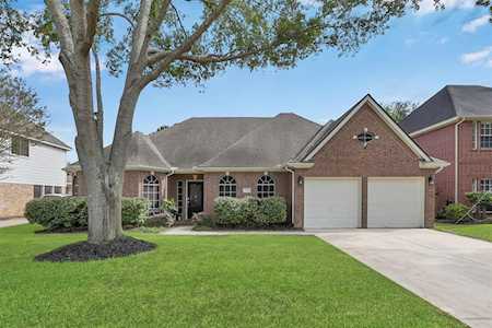 17310 Apache Hills Dr Tomball, TX 77377