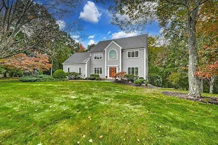 4 John Pratt Cir Westborough, MA 01581