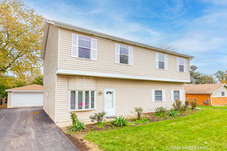 212 Harwood Dr Bolingbrook, IL 60440