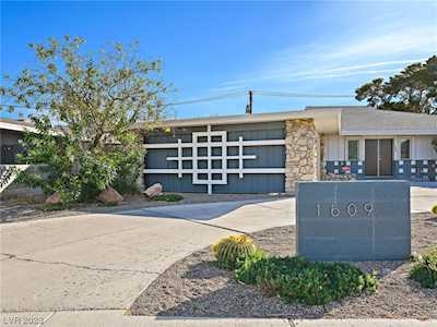 1609 S 6th St Las Vegas, NV 89104