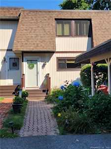 5 Pebblestone Circle Suffield, CT 06078