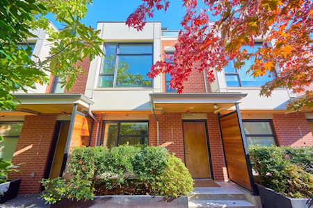 5458 Oak Street Vancouver, BC V6M 2V6