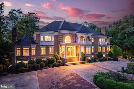 6832 Georgetown Pike Mclean, VA 22101