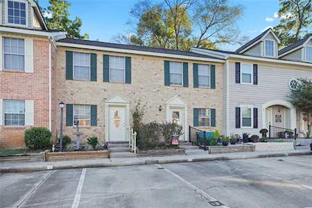 2030 Plantation Dr Conroe, TX 77301