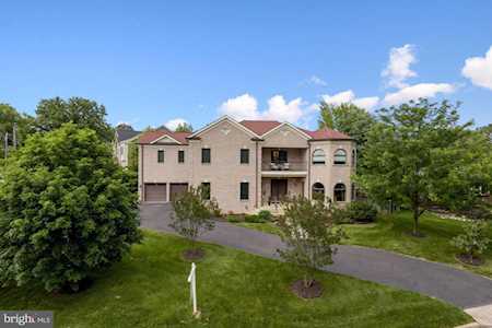 6820 Dillon Ave Mclean, VA 22101