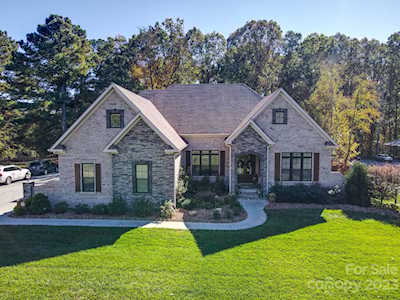 6885 Drakestone Rd Kannapolis, NC 28081