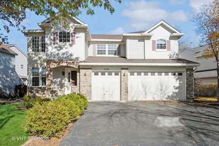 2731 Whitehall Ln Naperville, IL 60564