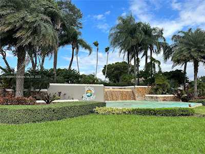 5027 SW 149th Pl Miami, FL 33185