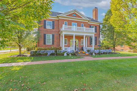 4037 Chelsea Green New Albany, OH 43054