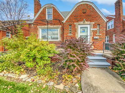 7314 Reuter St Dearborn, MI 48126