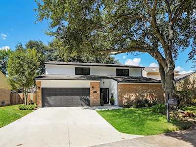 306 W Fair Harbor Ln Houston, TX 77079