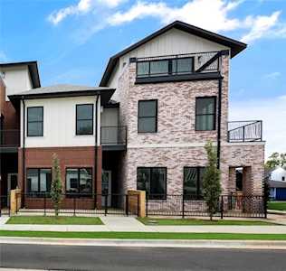 541 SW 5th St Bentonville, AR 72712
