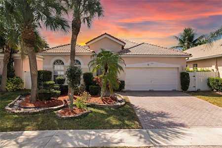 3381 NW 70th Ave Margate, FL 33063