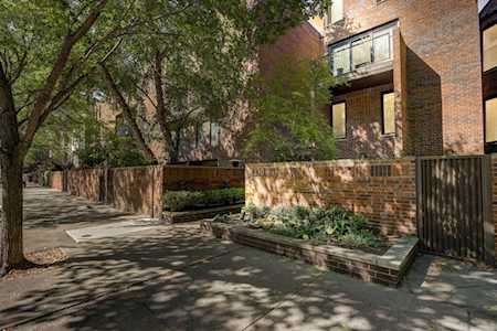 1330 N Lasalle St #103 Chicago, IL 60610