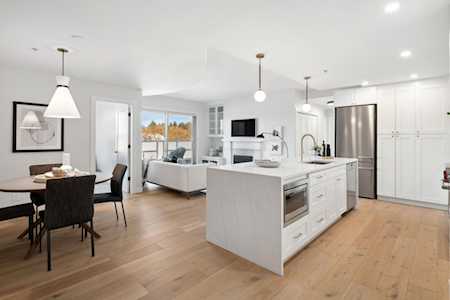 5790 E Boulevard #402 Vancouver, BC V6M 4M4