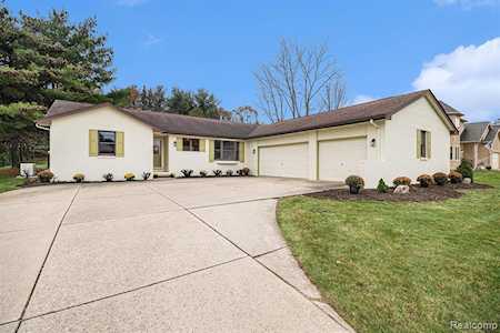 1317 Lake Valley Dr Fenton Twp, MI 48430