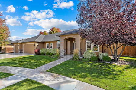 5822 Saguaro Hills Pl Meridian, ID 83646-1103