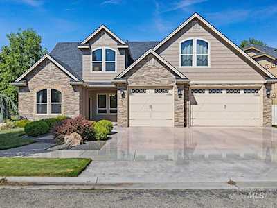 2263 E Sidewinder Dr Meridian, ID 83646-5476