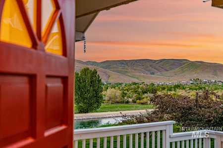 5158 S Surprise Way #D 206 Boise, ID 83716