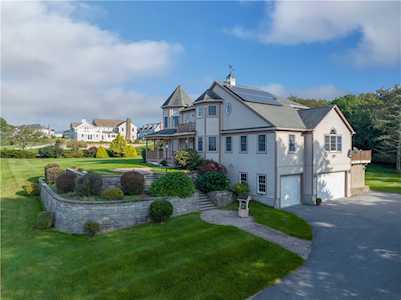 140 Cromwell Dr Portsmouth, RI 02871