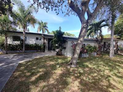 720 SW 2nd Ave Hallandale Beach, FL 33009