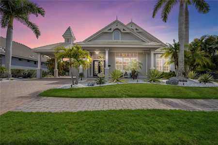541 Fore Dr Bradenton, FL 34208