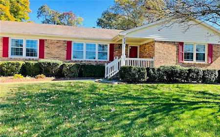 804 Oxford Dr Virginia Beach, VA 23452