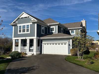 828 Timbers Edge Ln Northbrook, IL 60062