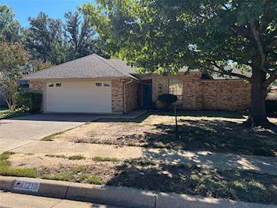 1216 Briarhaven Drive Bedford, TX 76021